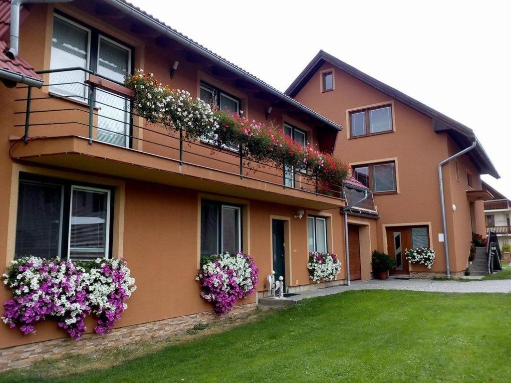 Apartmanovy Dom Adriana ซูเบเรซ ภายนอก รูปภาพ